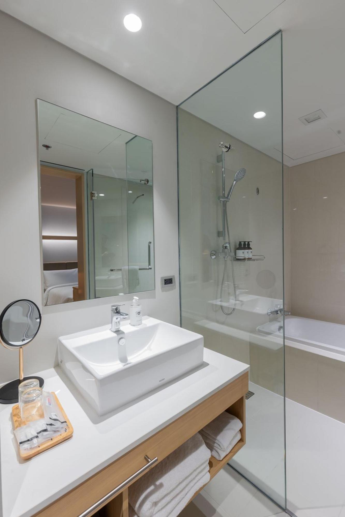 Nishitetsu Hotel Croom Bangkok Silom ภายนอก รูปภาพ