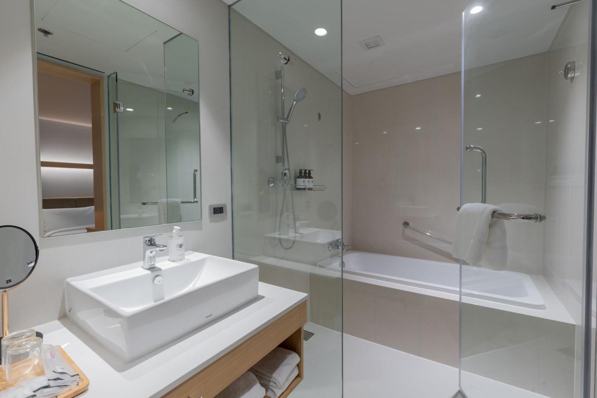 Nishitetsu Hotel Croom Bangkok Silom ภายนอก รูปภาพ