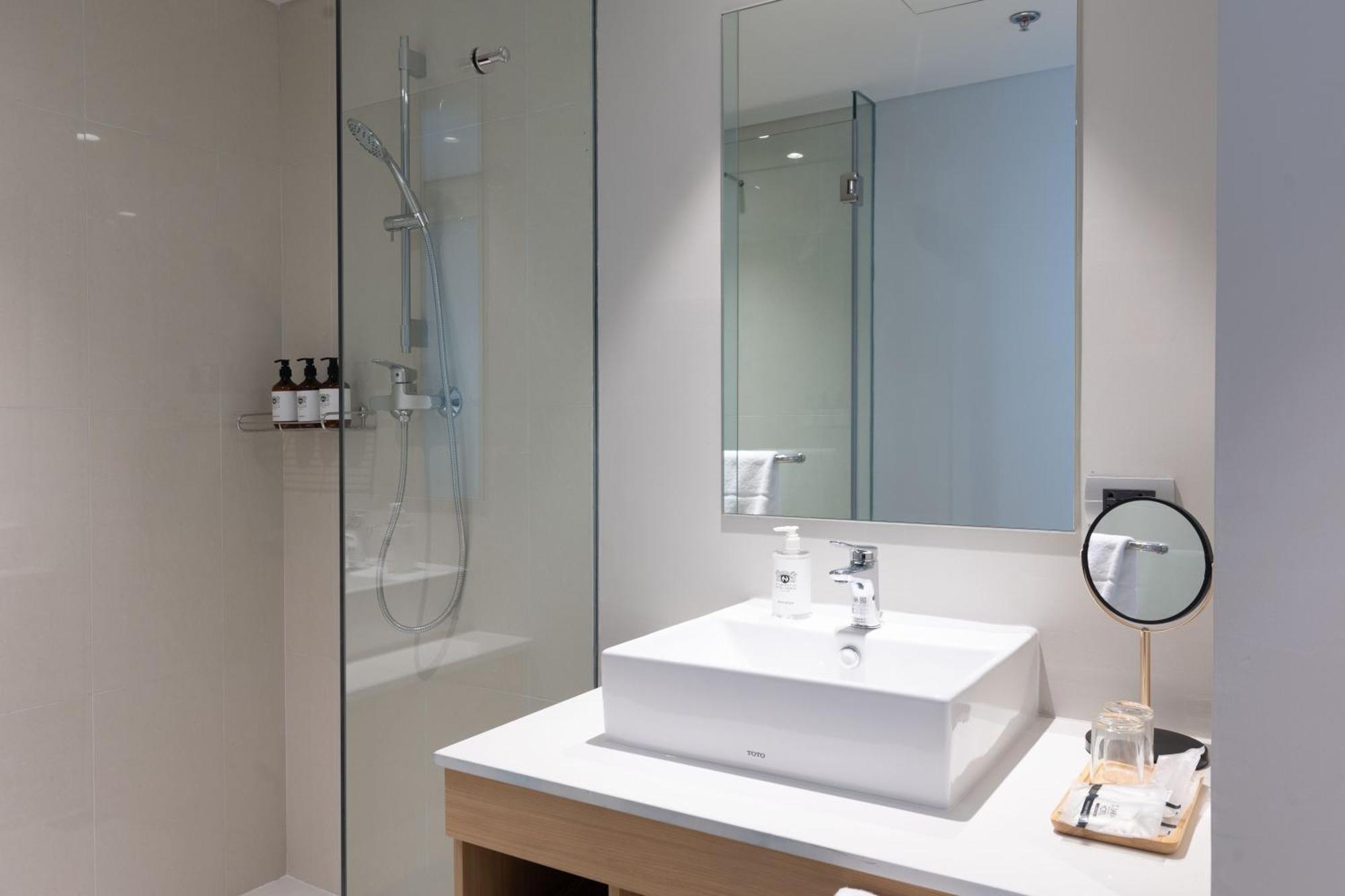 Nishitetsu Hotel Croom Bangkok Silom ภายนอก รูปภาพ