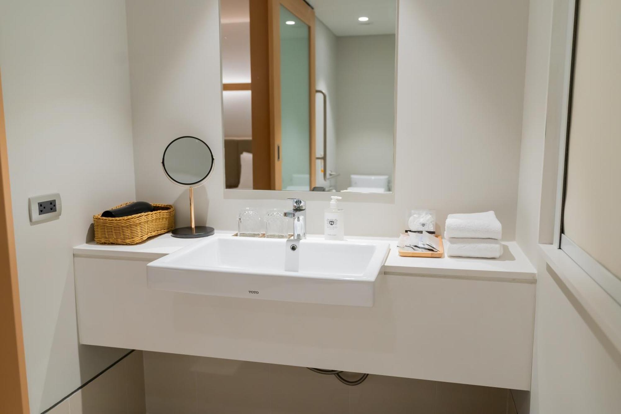 Nishitetsu Hotel Croom Bangkok Silom ภายนอก รูปภาพ